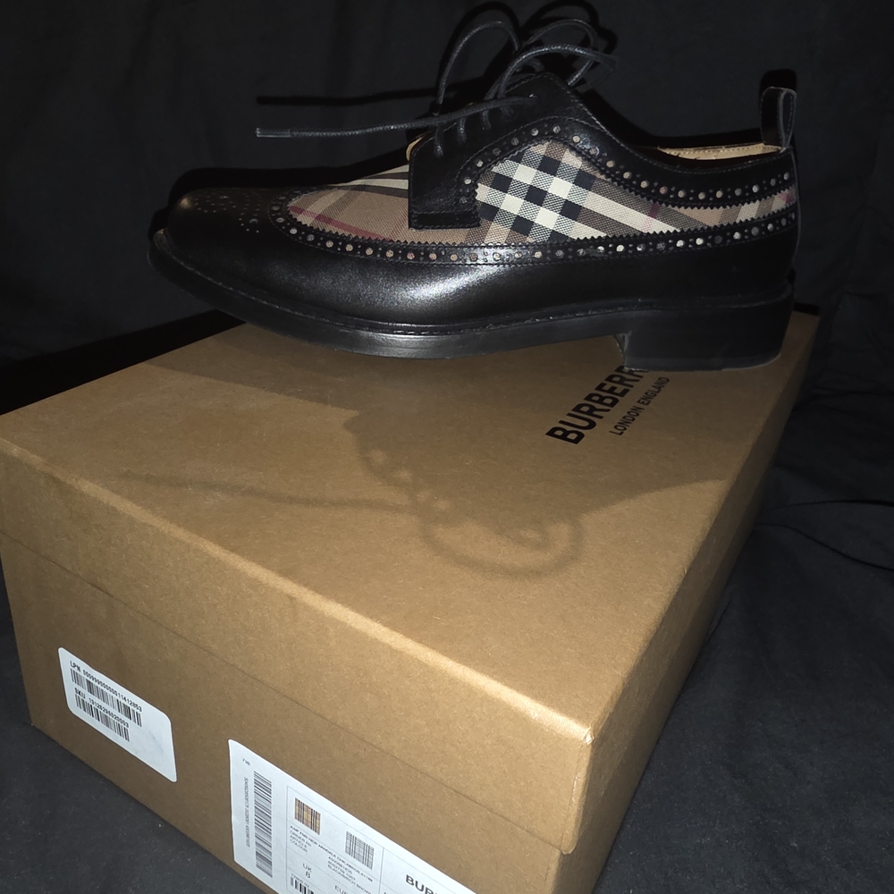Burberry Black and Tan Men's Shoes